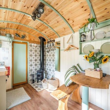 Spinney Retreats - 2 X Unique Shepherds Huts Dog Friendly Northampton Zewnętrze zdjęcie