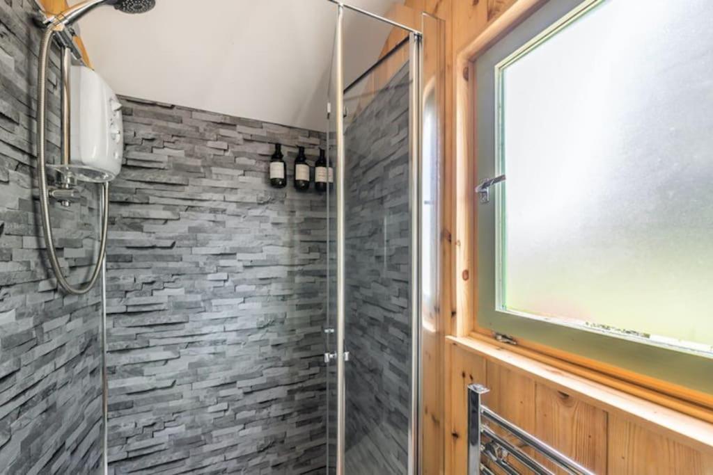 Spinney Retreats - 2 X Unique Shepherds Huts Dog Friendly Northampton Zewnętrze zdjęcie