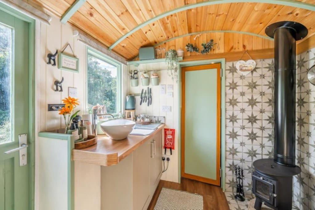 Spinney Retreats - 2 X Unique Shepherds Huts Dog Friendly Northampton Zewnętrze zdjęcie