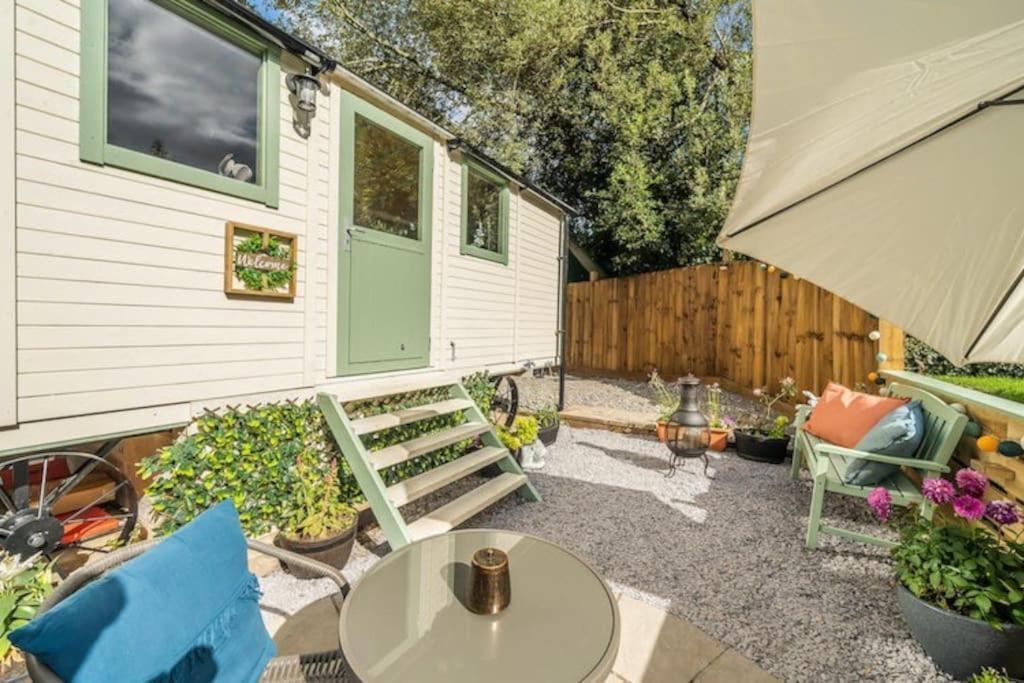 Spinney Retreats - 2 X Unique Shepherds Huts Dog Friendly Northampton Zewnętrze zdjęcie