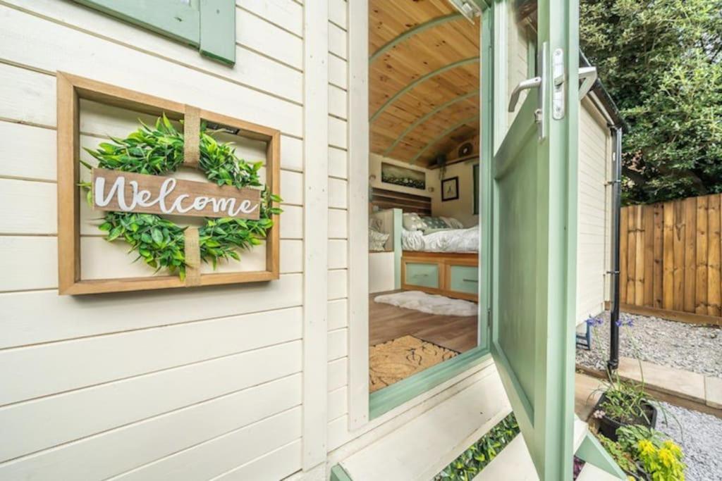 Spinney Retreats - 2 X Unique Shepherds Huts Dog Friendly Northampton Zewnętrze zdjęcie