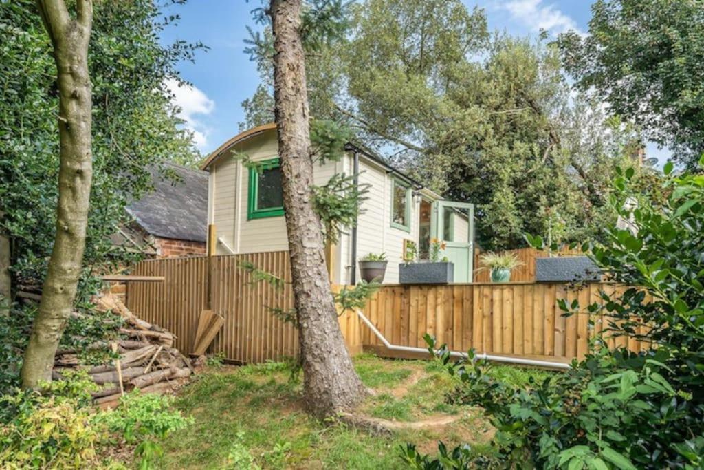 Spinney Retreats - 2 X Unique Shepherds Huts Dog Friendly Northampton Zewnętrze zdjęcie